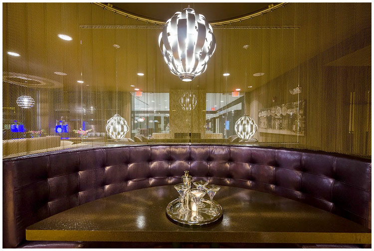 Honeycomb decorative mesh is used as coffee shop partition