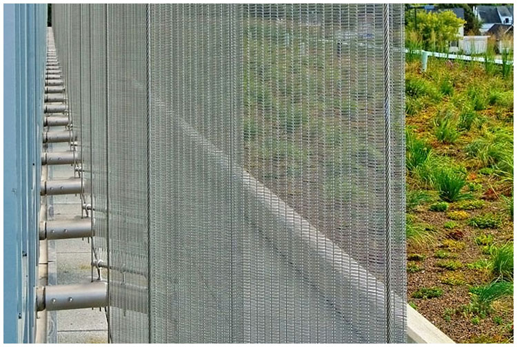 Stainless steel architectural rigid mesh is used as sunshade